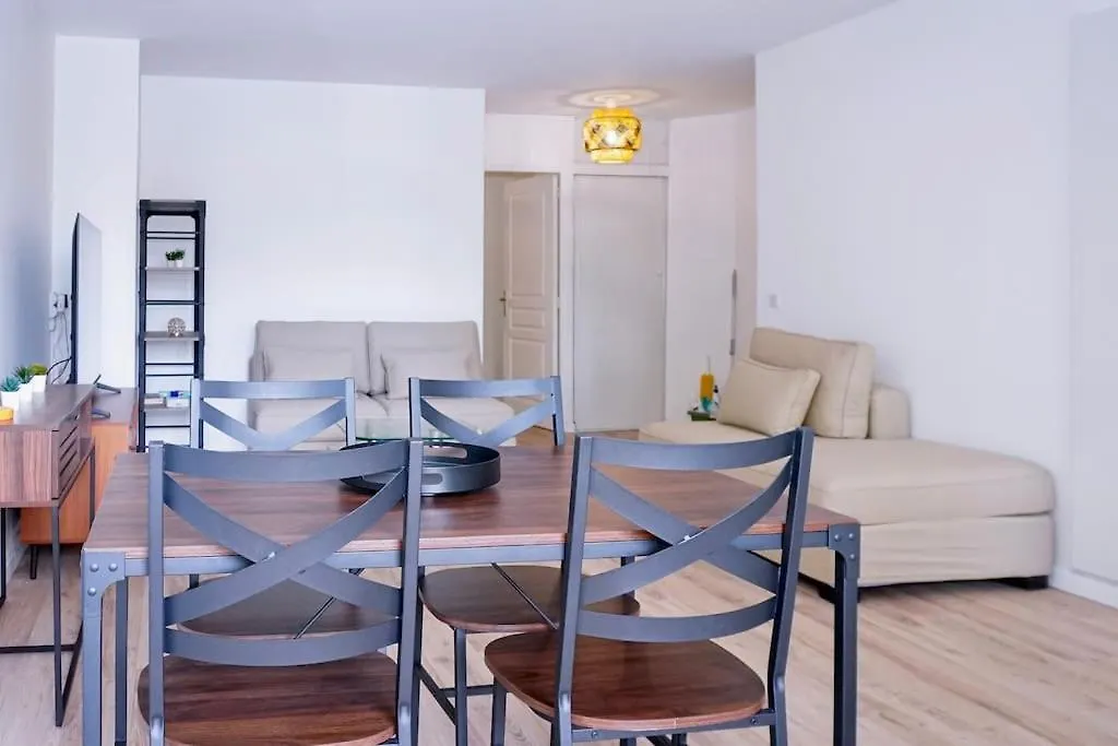 Bright Sanctuary Near Paris Apartment Antony